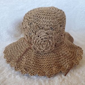 HAT with ROSE. Adjustable size.